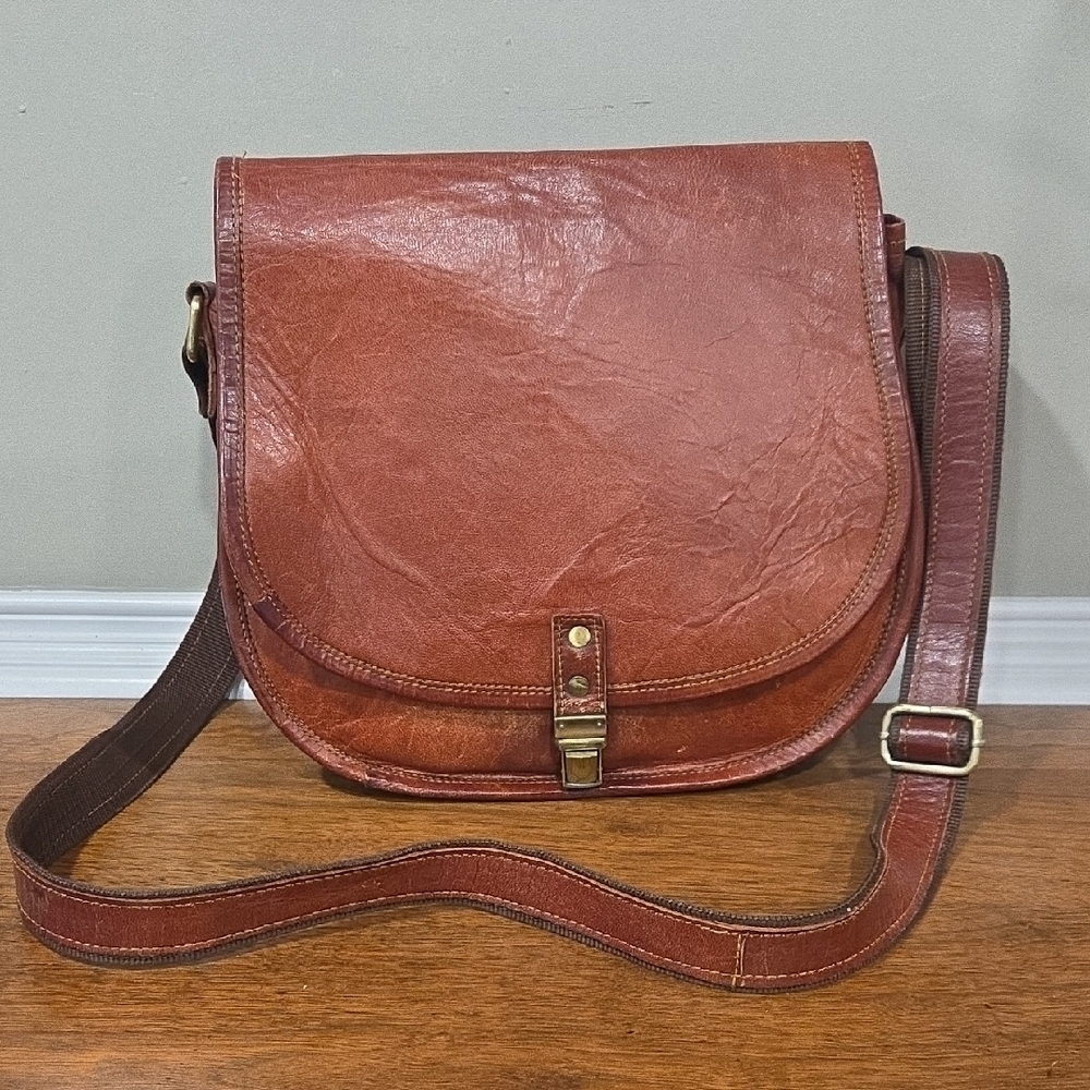 Elegant Brown Leather Crossbody Bag
